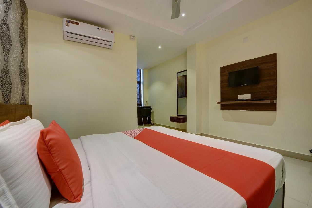 Capital O Hotel Samanvi International Belur  Bagian luar foto