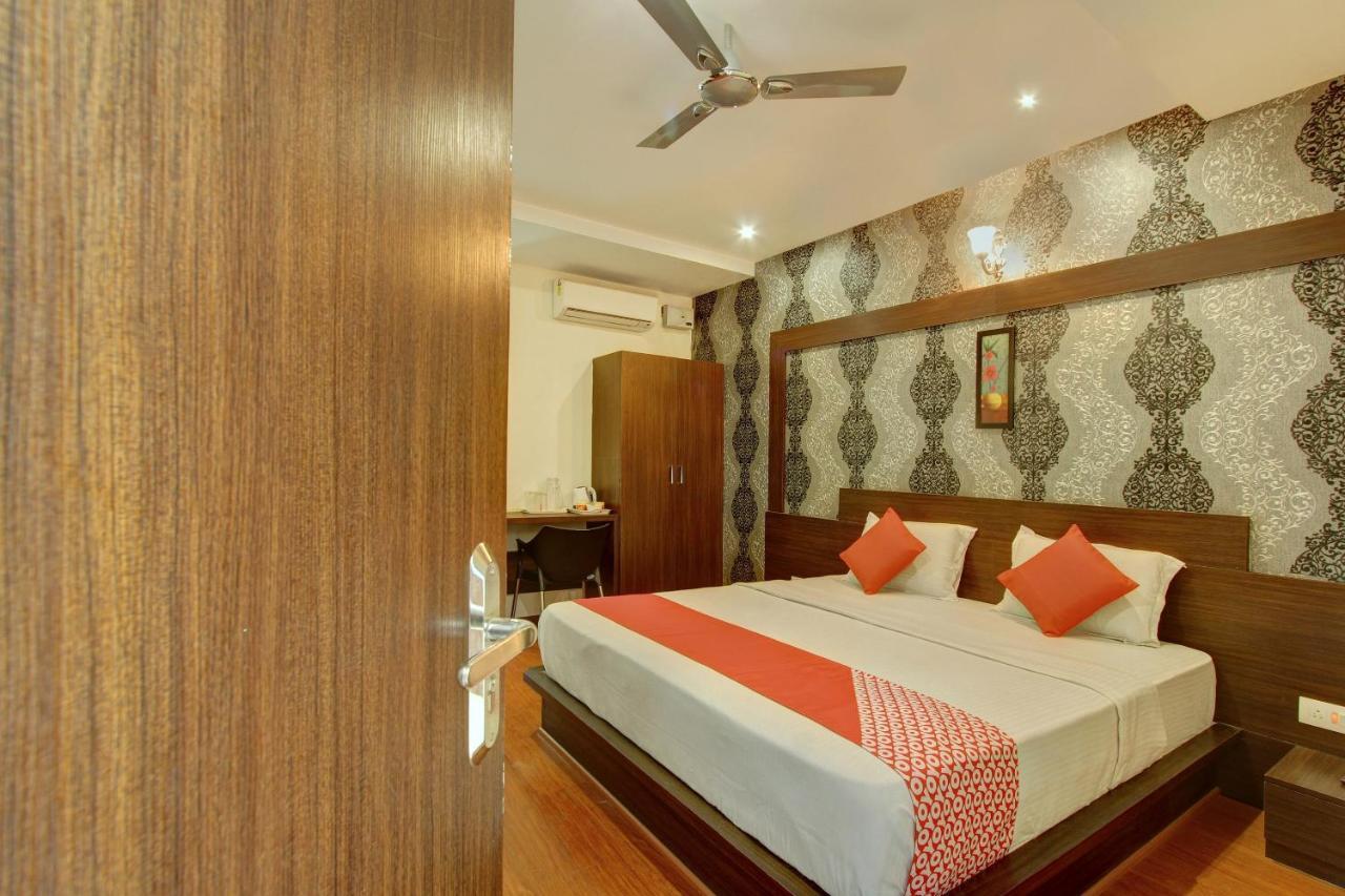 Capital O Hotel Samanvi International Belur  Bagian luar foto