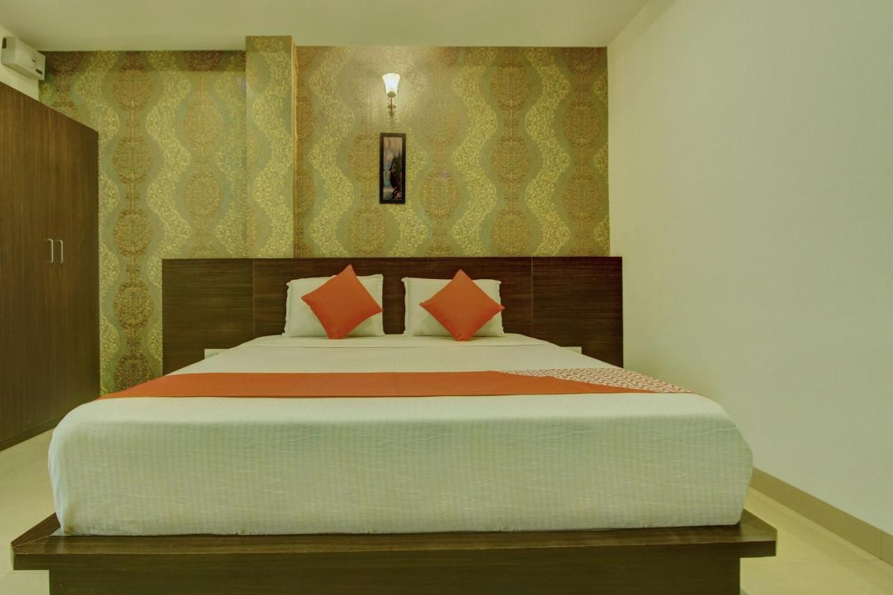 Capital O Hotel Samanvi International Belur  Bagian luar foto